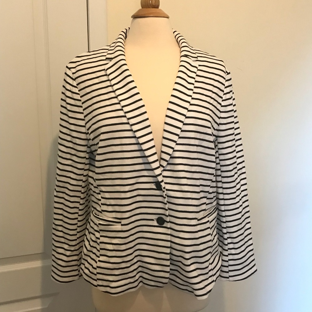 Old Navy Women’s Striped Blazer NWOT size ex large